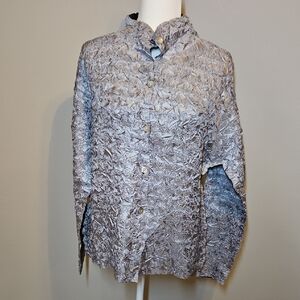 Textured Gray Button-Up Blouse Lightweight Crinkle Style Business Casual